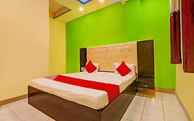 Oyo Flagship Hotel Samruddhi Lodge
